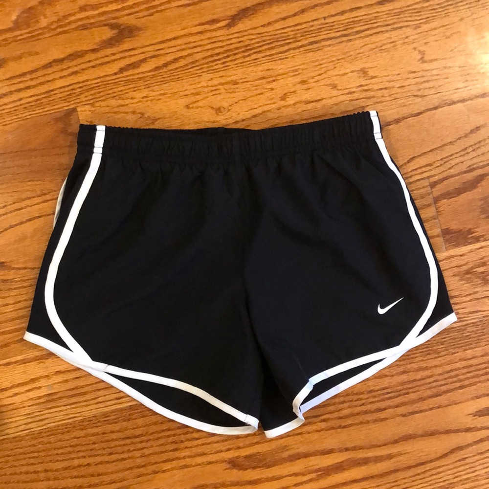 black sports nike shorts